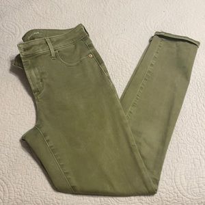 Old Navy green rockstar skinny jeans size 6